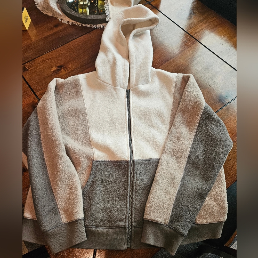 Madewell MWL Cream Label